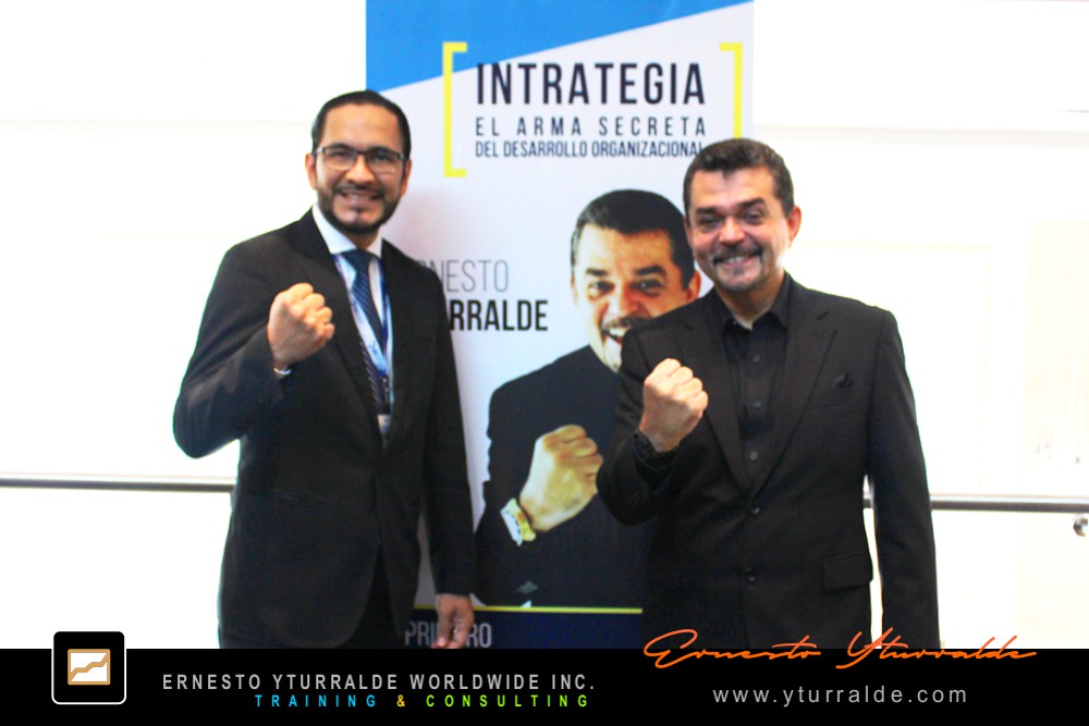 Ernesto Yturralde facilitador internacional de Team Building y conferencista latinoamericano especializado en Aprendizaje Experiencial